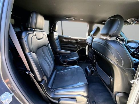 Used 2021 Jeep Grand Cherokee L Laredo RWD image 23