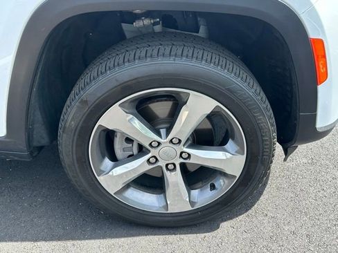 Used 2025 Jeep Grand Cherokee L Limited image 13