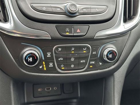 Used 2023 Chevrolet Equinox LT image 11