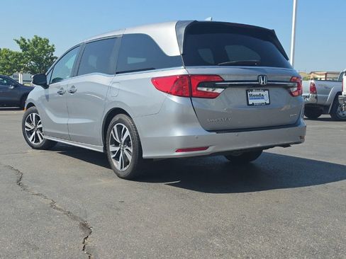 Used 2023 Honda Odyssey Touring image 3