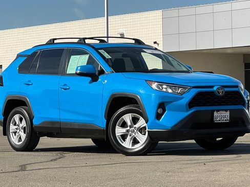 Certified 2019 Toyota RAV4 XLE w/ Convenience Package FWD image 2