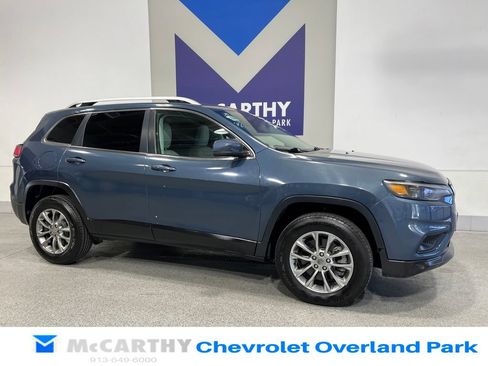 Used 2020 Jeep Cherokee Latitude Plus AWD/4WD image 3