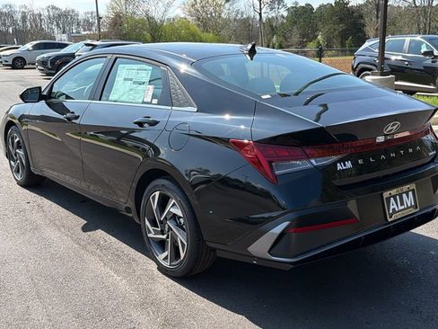 New 2026 Hyundai Elantra Limited image 7