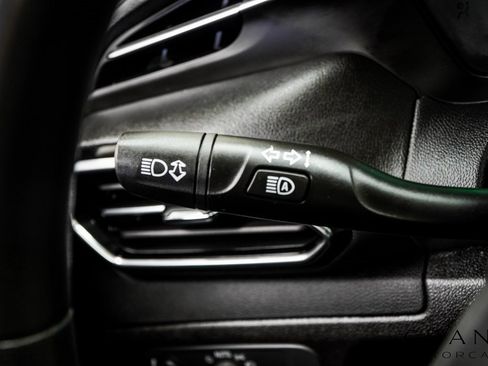 Used 2023 Chevrolet Bolt EUV LT image 34