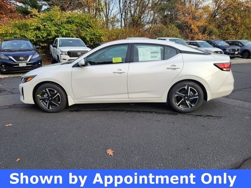 Used 2025 Nissan Sentra SV w/ Trunk Package image 2