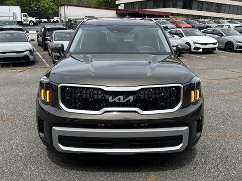 Used 2024 Kia Telluride EX image 2