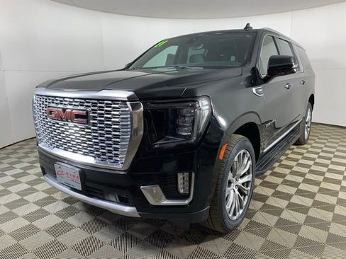 Used 2021 GMC Yukon XL Denali AWD/4WD image 2
