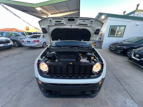 Used 2017 Jeep Renegade Altitude AWD/4WD image 20
