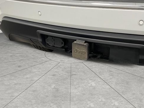 Used 2022 Jeep Grand Cherokee Limited w/ Trailer Tow Group IV image 5