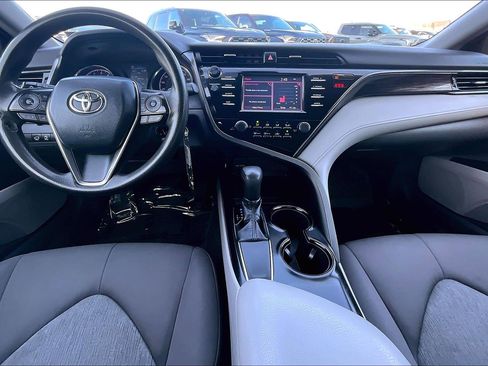 Used 2019 Toyota Camry LE image 14