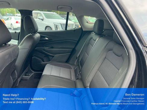 Used 2024 Chevrolet Trax LT w/ Driver Confidence Package FWD image 11