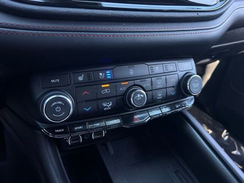 Used 2023 Dodge Durango R/T RWD image 28