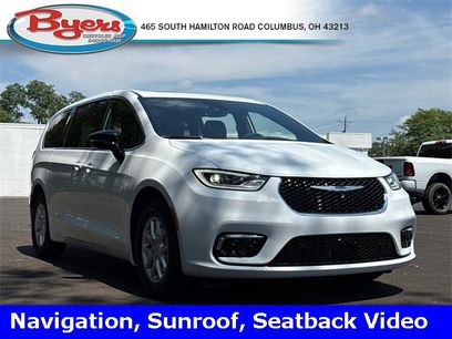 New 2026 Chrysler Pacifica Select