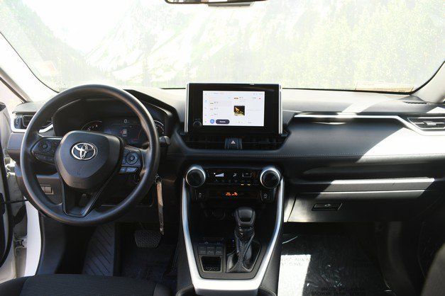 Certified 2024 Toyota RAV4 LE AWD/4WD image 18