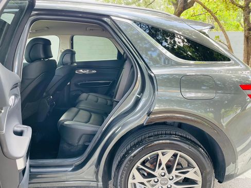 Used 2025 Genesis GV70 2.5T image 10