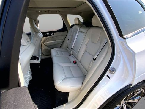 Used 2024 Volvo XC60 B5 Ultimate w/ Protection Package Premier AWD/4WD image 21