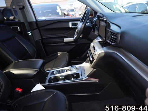 Used 2022 Ford Explorer XLT w/ Equipment Group 202A image 26