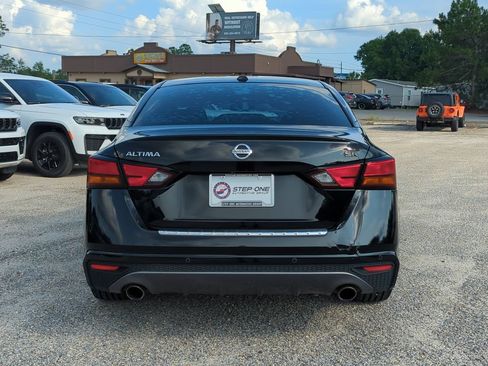 Used 2022 Nissan Altima 2.5 SR FWD image 5