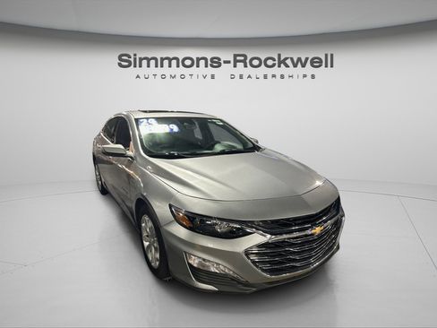 Used 2024 Chevrolet Malibu LT image 3