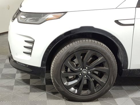 Certified 2025 Land Rover Discovery Sport Dynamic SE image 9