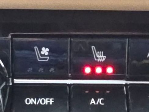 Used 2026 Chevrolet Equinox ACTIV image 7