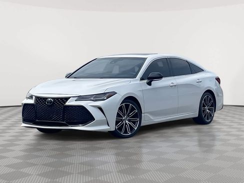 Used 2019 Toyota Avalon Touring FWD image 1