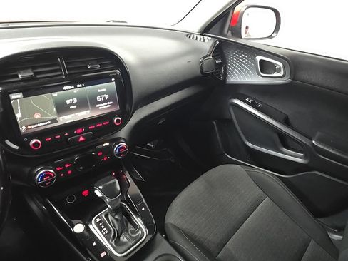 Used 2020 Kia Soul EX image 26