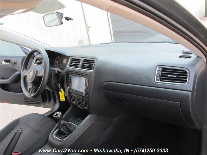 Used 2011 Volkswagen Jetta Sedan FWD image 14