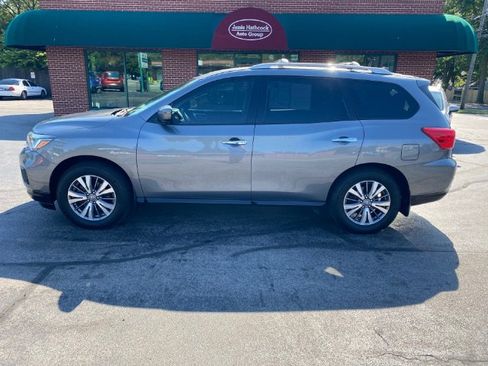 Used 2020 Nissan Pathfinder SV w/ Cargo Package image 7