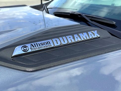 Used 2024 Chevrolet Silverado 2500 LT image 3