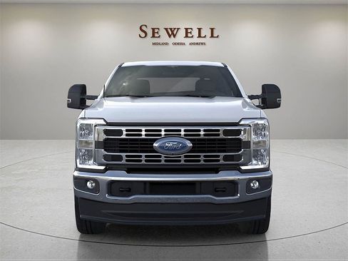 New 2025 Ford F250 XLT w/ FX4 Off-Road Package image 7