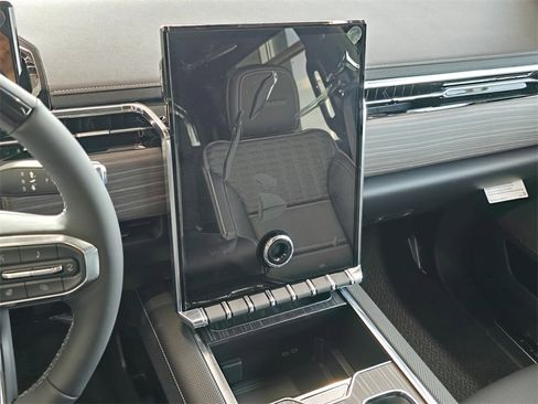 New 2025 GMC Sierra EV Denali image 18