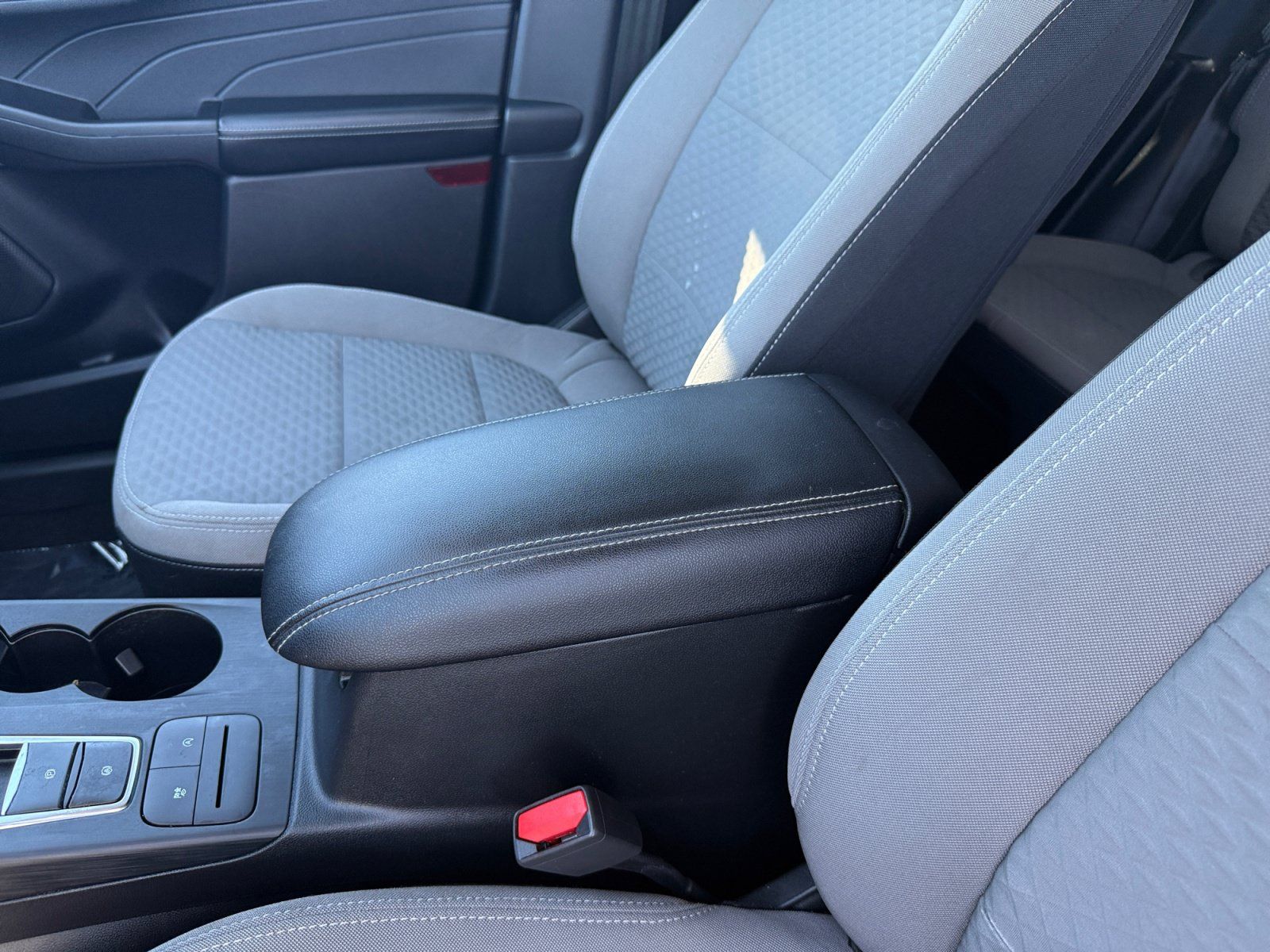 Certified 2022 Ford Escape SE w/ SE Sport Appearance Package FWD image 14