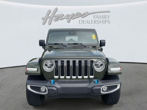 Used 2022 Jeep Wrangler Unlimited Sahara w/ Cold Weather Group image 30