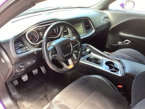 Used 2016 Dodge Challenger R/T Scat Pack w/ Leather Interior Group RWD image 32