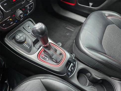 Used 2018 Jeep Compass Trailhawk image 38