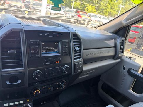 Used 2018 Ford F550 4x4 Regular Cab Super Duty image 36