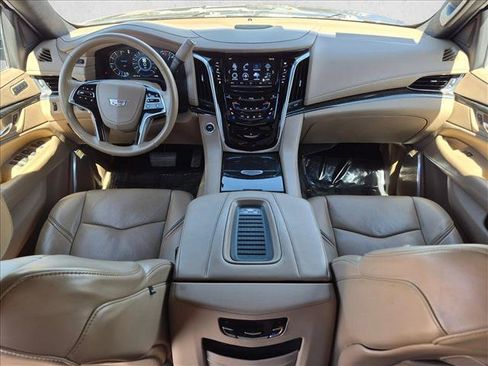 Used 2018 Cadillac Escalade ESV Platinum AWD/4WD image 21