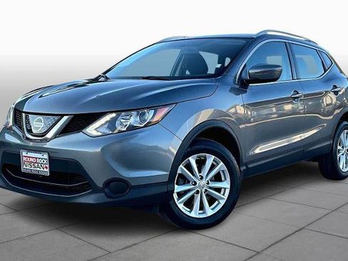 Certified 2018 Nissan Rogue Sport SV image 1