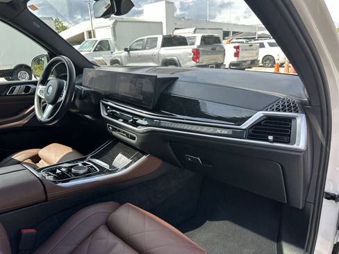 Used 2025 BMW X5 xDrive40i w/ M Sport Package AWD/4WD image 29