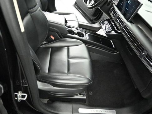 Certified 2024 Lincoln Corsair AWD image 27