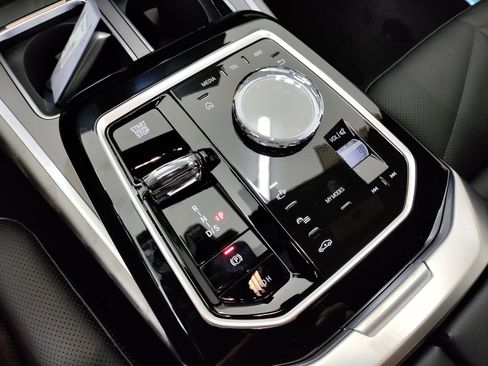 New 2026 BMW 740i w/ Premium Package image 16