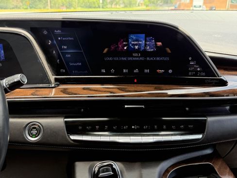 Used 2022 Cadillac Escalade Sport Platinum w/ LPO, ONYX Package AWD/4WD image 13