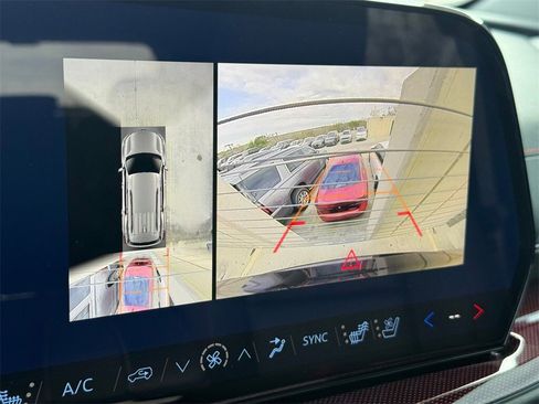 Used 2026 Chevrolet Traverse RS image 19