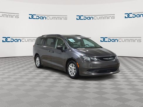 Used 2021 Chrysler Voyager Lxi FWD image 3