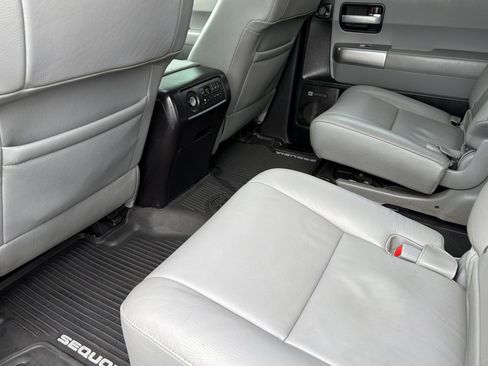 Used 2019 Toyota Sequoia Limited w/ Safety & Convenience Package AWD/4WD image 13