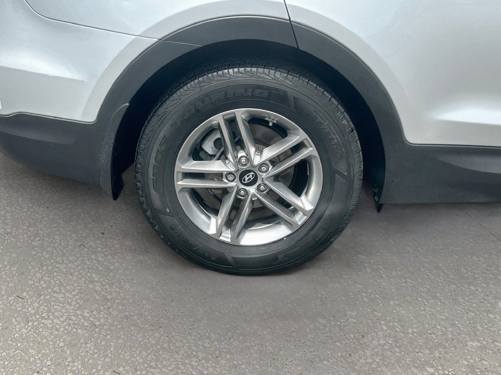 Used 2018 Hyundai Santa Fe Sport w/ 2.4L Value Package 02 FWD image 29