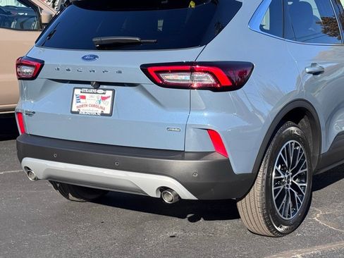 New 2026 Ford Escape SE image 40