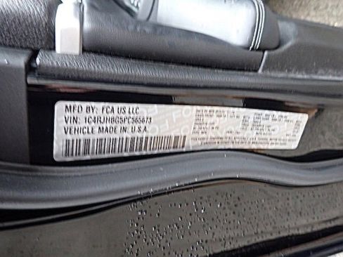 Certified 2023 Jeep Grand Cherokee Limited image 24