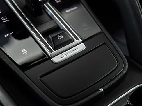 Certified 2019 Porsche Cayenne AWD/4WD image 28